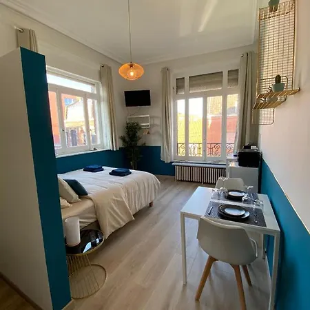 Lille Private Shower & Netflix