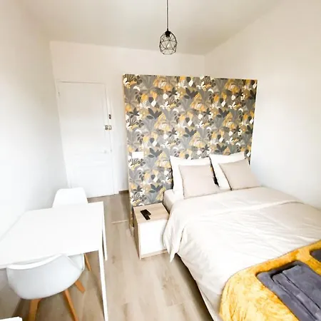 Capstay Lille Private Shower & Netflix Apartment *