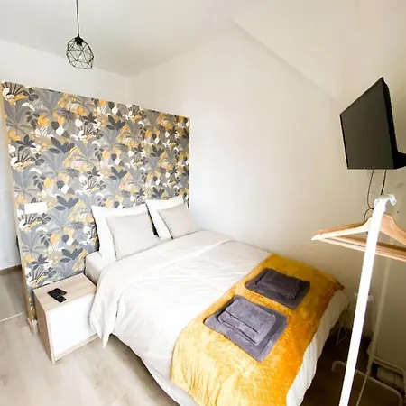 Apartment Capstay Lille Private Shower & Netflix