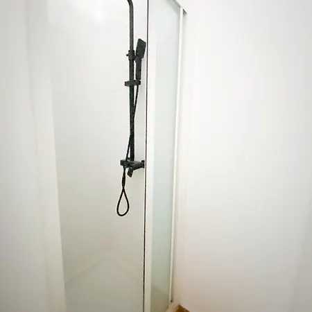 Lille Private Shower & Netflix 아파트 *