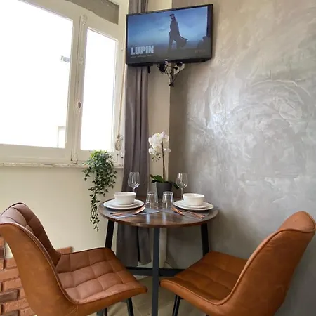 Lille Private Shower & Netflix *