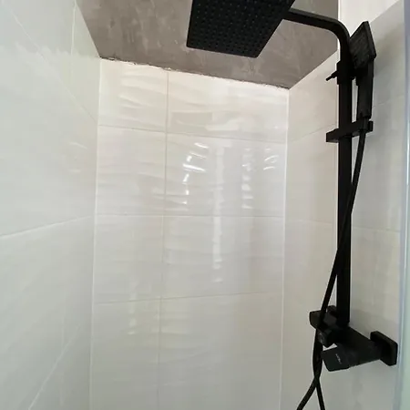 아파트 Lille Private Shower & Netflix *