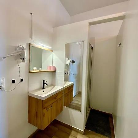 דירה Lille Private Shower & Netflix רובייש